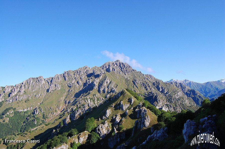 04 L'Alben sulla strada del bivacco Testa.jpg